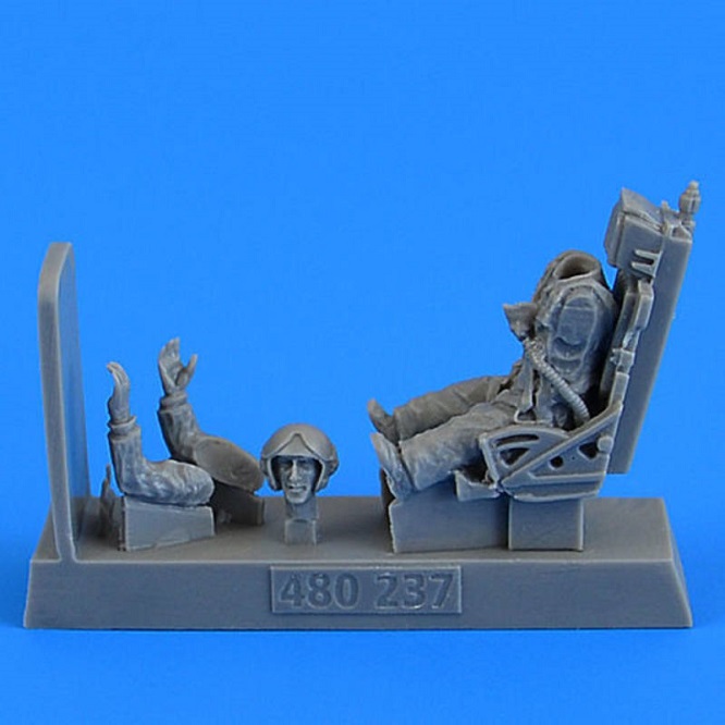 Aerobonus 480.237 - 1:48 Soviet Fighter Pilot with ejection seat for MiG-19Farme