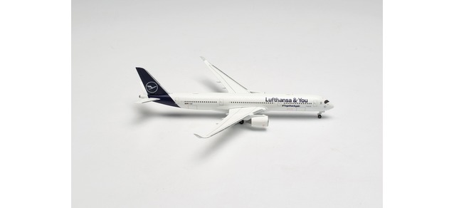 Herpa 536066 - 1/500 Lufthansa Airbus A350-900 “Lufthansa & You” – D-AIXP