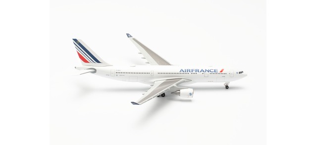 Herpa 536950 - 1/500 Air France Airbus A330-200 (new colors) – F-GCZE "Colmar"
