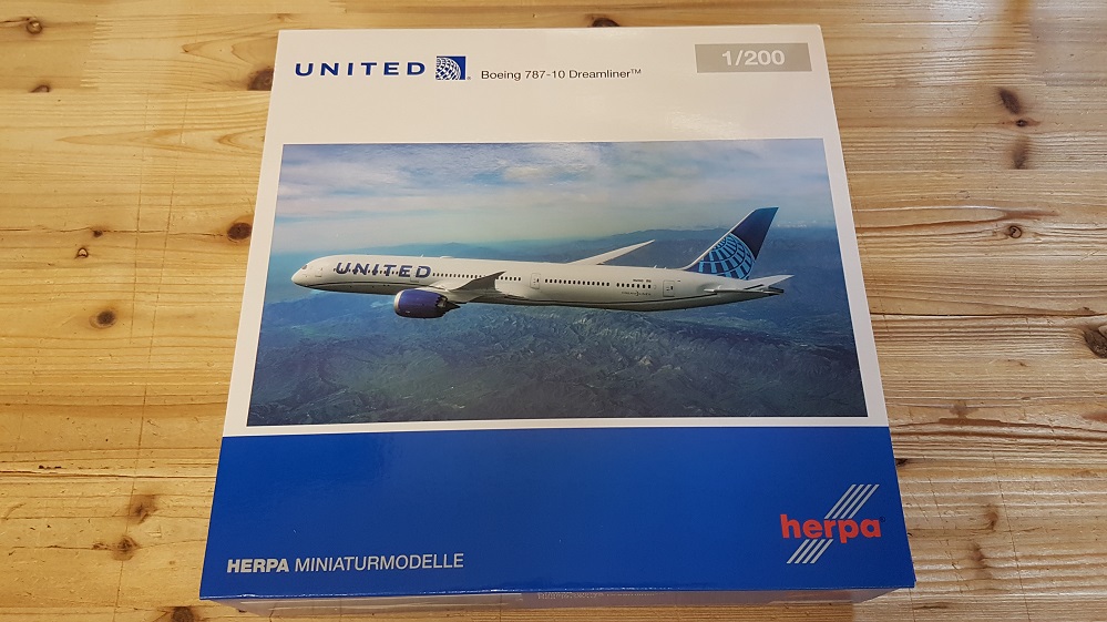 Herpa 570848 - 1/200 United Airlines Boeing 787-10 Dreamliner - new 2019 colors